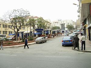 164-ORAN-Juin06-la place HOCHE(marche aux fleurs)